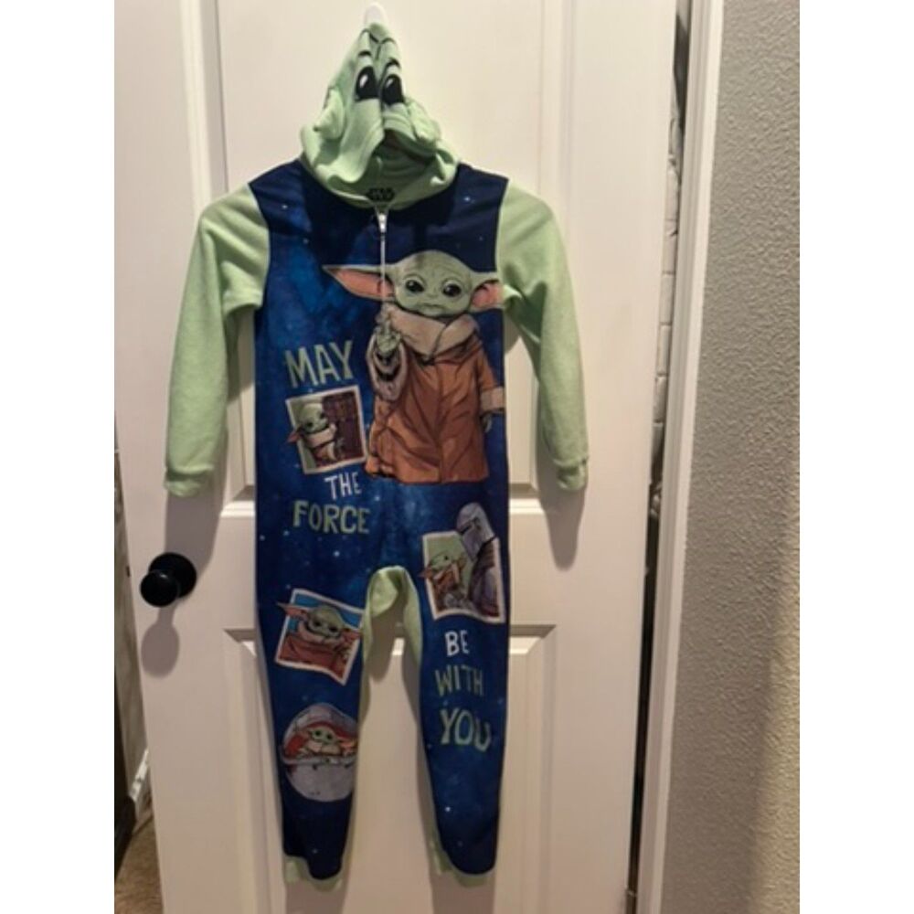 Star Wars Baby Yoda Boy Zipper Style with Hood Ounsie Pjs Size 6/7